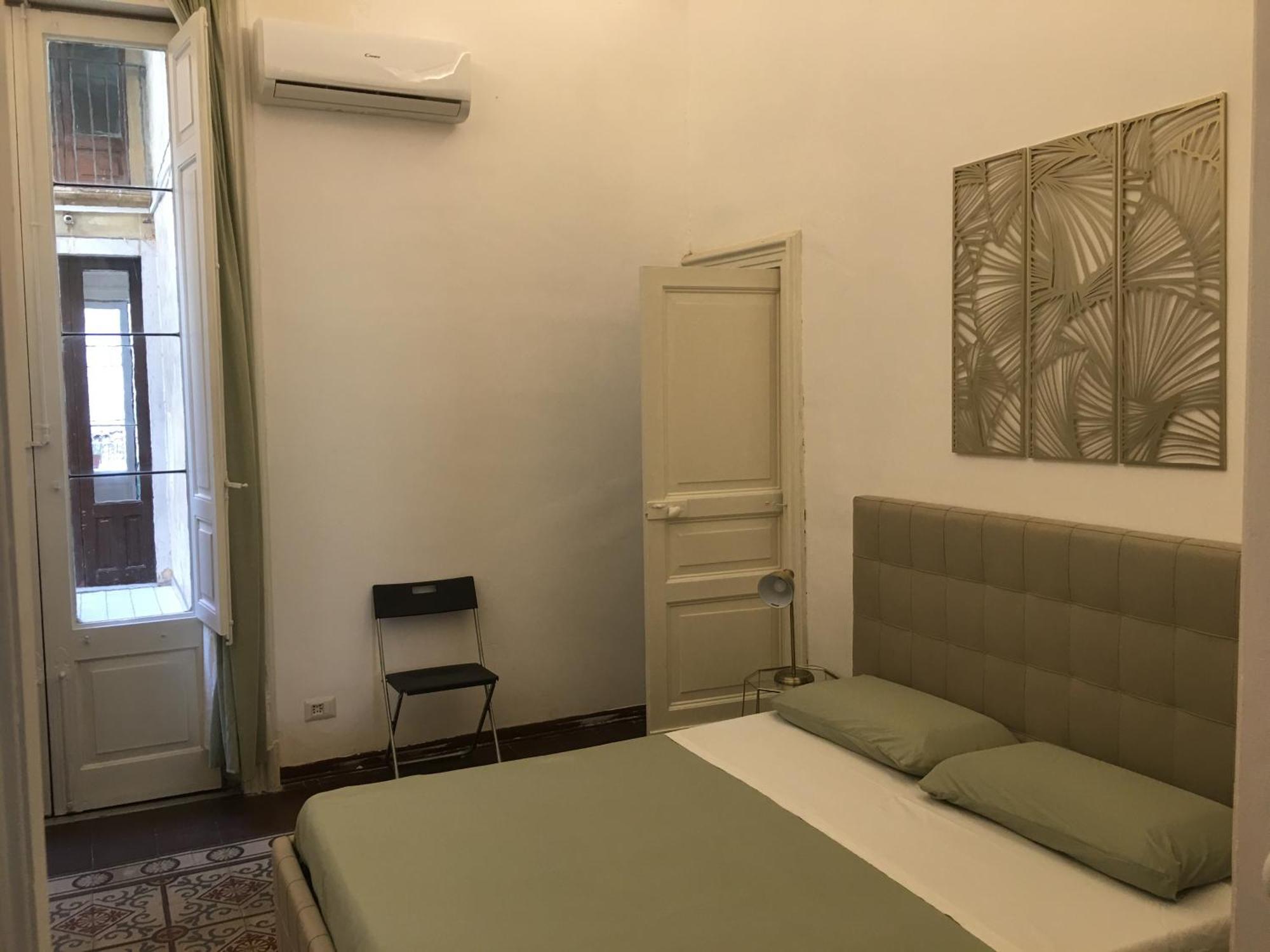 Bohemian Apartment Terrace Downtown Aeroporto di Catania Fontana Rossa Esterno foto
